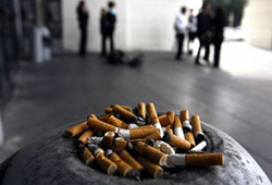 Ένας στους τρεις που απευθύνονται σε Ιατρείο Διακοπής Καπνίσματος σταματά το κάπνισμα