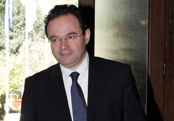 Σε αποκρατικοποιήσεις και κλειστά επαγγέλματα τα επόμενα βήματα της κυβέρνησης