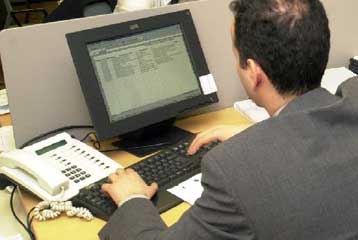 Χιλιάδες μετατάξεις και απολύσεις φέρνει ο «Καλλικράτης»