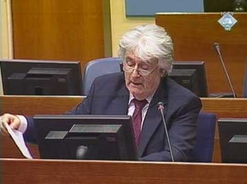 «Παρών» στην επανάληψη της δίκης του δηλώνει ο Ράντοβαν Κάρατζιτς