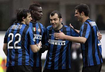 Παραμένει πρώτη η Ίντερ, από κοντά Ρόμα και Μίλαν