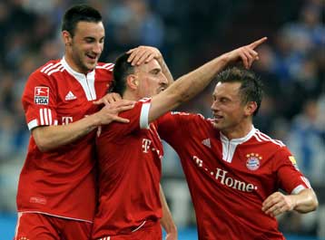 Στην κορυφή η Μπάγερν με νίκη στην έδρα της Σάλκε