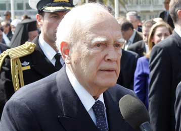 Πάσχα με τους σμηνίτες στη Σκύρο για τον Πρόεδρο της Δημοκρατίας