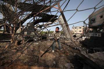 Το Ισραήλ επέτρεψε την εισαγωγή ειδών ρουχισμού και υπόδησης στην αποκλεισμένη Γάζα