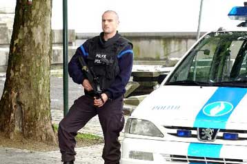 Συλλήψεις εκατοντάδων διαδηλωτών έξω από στρατιωτική βάση στο Βέλγιο