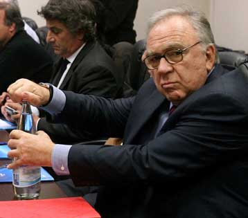 Αγωνία για διοικητικά και πλέι οφ στο Λιμάνι