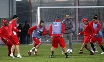 Ευχές και… στρώσιμο στη δουλειά στον Ολυμπιακό