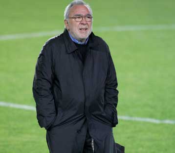 Ο Κόκκαλης πήγε Ρέντη και ανέλαβε την αύξηση του Μ.Κ.