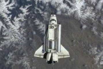 Ομαλά η πρόσδεση του Discovery στον Διεθνή Διαστημικό Σταθμό