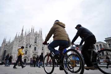 «Υιοθέτησε έναν ηλικιωμένο», η εκστρατεία που εγκαινιάζει το Μιλάνο