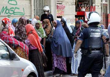 Επιχείρηση-σκούπα για μετανάστες στο κέντρο της Αθήνας