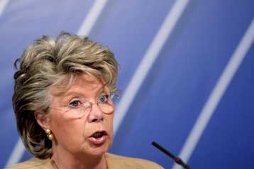 Συνεργασία ΗΠΑ-ΕΕ κατά της παιδικής πορνογραφίας στο Διαδίκτυο