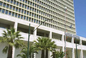 Προσαγωγές υπόπτων για τρομοκρατία, συνεχίζονται οι έρευνες