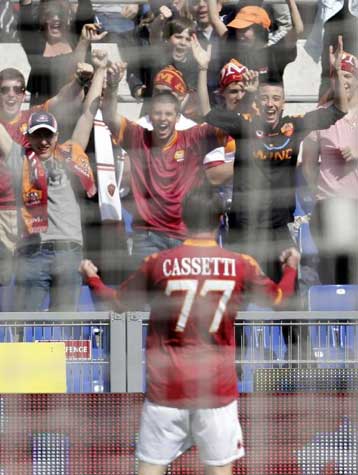 Έπιασε κορυφή η Ρόμα, γλίτωσε με ισοπαλία η Μίλαν, ακουμπά το… σεντόνι η Σαμπντόρια