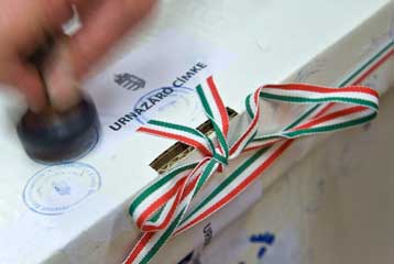 Θρίαμβο της κεντροδεξιάς στις ουγγρικές εκλογές δείχνουν οι δημοσκοπήσεις