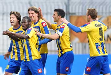 Ο Αστέρας νίκησε 2-1 τον Αρη στην Τρίπολη και… ξέγνοιασε