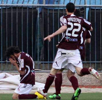 Με… περίπατο στην πλατεία εξασφάλισε την παραμονή της η Λάρισα