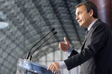 Μείωση του ελλείμματος «με οποιοδήποτε κόστος» το μήνυμα του Χοσέ Θαπατέρο