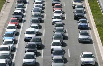 Συνεχίσθηκε το Μάρτιο η αρνητική πορεία της ελληνικής αγοράς αυτοκινήτου