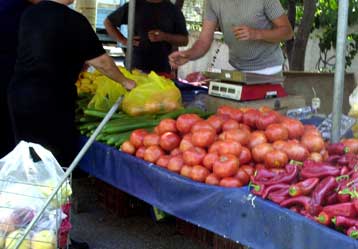 Απεργούν την Τετάρτη οι παραγωγοί πωλητές λαϊκών αγορών