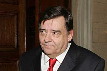 Κοινή κάθοδο ΝΔ-ΛΑΟΣ στις δημοτικές εκλογές προτείνει ο Γιώργος Καρατζαφέρης