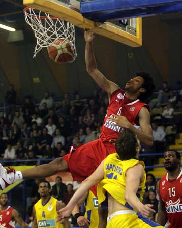 Ο Ολυμπιακός «πέταξε» στο Περιστέρι με φόντο το Final 4