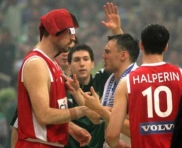 Γιασικεβίτσιους, Χαλπερίν και Βούισιτς θέλει η Μακάμπι