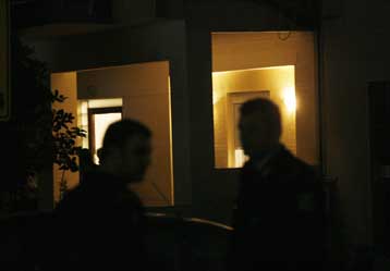 Πόρτα – πόρτα ψάχνουν τη γιάφκα με τον οπλισμό του Επαναστατικού Αγώνα