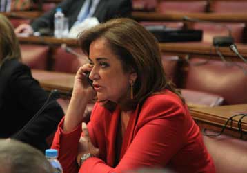 Αυτοκριτική και αλήθειες για την οικονομία ζητά από τα κόμματα εξουσίας η Ντ.Μπακογιάννη