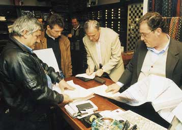 Σαφάρι φορολογικών ελέγχων για αύξηση των εσόδων, κάτω από τον στόχο οι Εφορίες