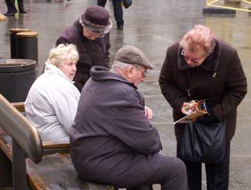 Κλείνει η «ψαλίδα» μεταξύ Εργατικών και Τόρις