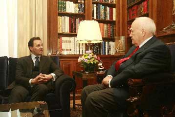 Για Κυπριακό και ελληνοτουρκικά ενημέρωσε τον Κ.Παπούλια ο Δ.Δρούτσας