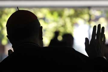 Αντιδράσεις προκαλεί «σύνδεση» παιδεραστίας-ομοφυλοφιλίας από υπουργό του Βατικανού