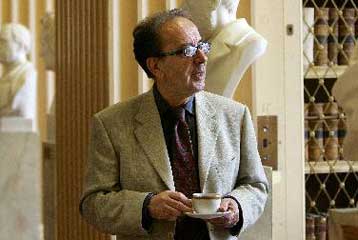 Δεν έρχεται στο ΜΜΑ ο Ισμαήλ Κανταρέ λόγω των συνθημάτων της 25ης Μαρτίου