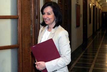 Με δασκάλους και καθηγητές συναντάται την Πέμπτη η υπουργός Παιδείας