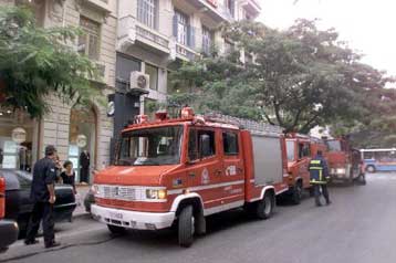 Ολόκληρο «οπλοστάσιο» βρέθηκε σε διαμέρισμα που έπιασε φωτιά