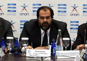 Ο Πατέρας ενημέρωσε τον Μπιτσαξή για την… παρεξήγηση με τον ΟΠΑΠ