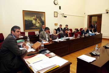 Έντεκα πολιτικοί καλούνται να καταθέσουν στην Εξεταστική για το Βατοπαίδι