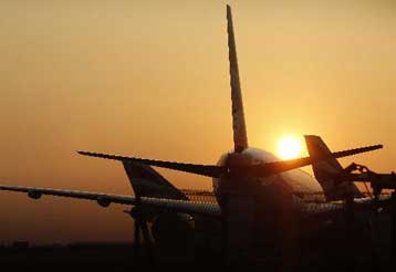 Τεράστια τα προβλήματα με τις πτήσεις στην Ευρώπη λόγω της ηφαιστειακής τέφρας