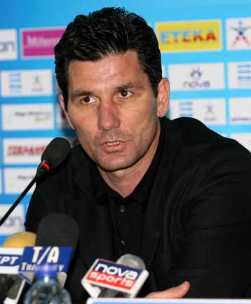 «Ήταν σαν να προπονώ νέους» το παράπονο του Ουζουνίδη για την ΑΕΛ