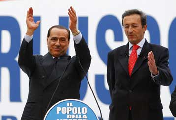 Ρήξη Μπερλουσκόνι-Φίνι απειλεί τον «Λαό της Ελευθερίας»