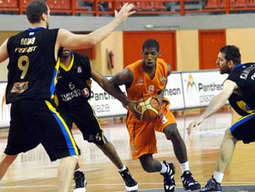 Περίπατος του Αμαρουσίου στη Λάρισα απεναντι στην Ολύμπια και επιστροφή στις νίκες