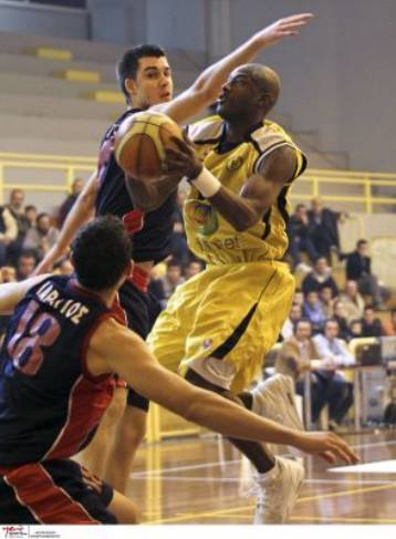 Νίκη για πλέι οφ ο Πανιώνιος, σε κίνδυνο ο Ηλυσιακός