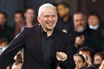 Βραβείο για την προσφορά του στη μόδα παρέλαβε στην Αθήνα ο Ζαν-Πωλ Γκωτιέ