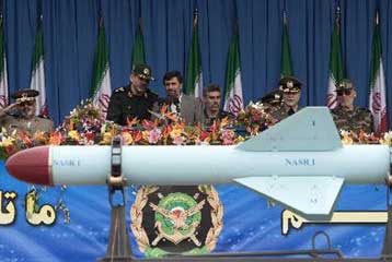 Επίδειξη ισχύος και «κορόνες» Αχμαντινετζάντ στην Ημέρα του Στρατού στο Ιράν