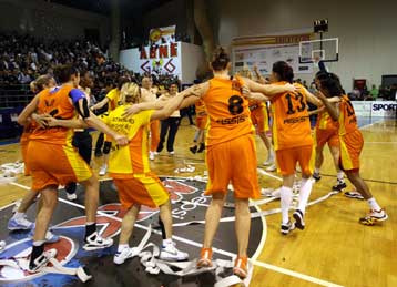 Πήρε και το Κύπελλο Ελλάδας ο Αθηναϊκός και έκανε το triple crown