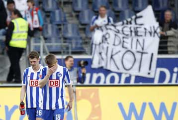 Ισοπαλίες για Ντόρτμουντ και Αϊντραχτ με Χόφενχαϊμ και Χέρτα