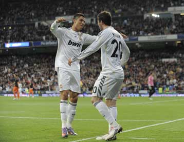 Σε απόσταση αναπνοής ξανά η Ρεάλ από την Μπαρτσελόνα την ημέρα της «λευκής» ισοπαλίας