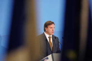 Αβάσιμα σενάρια τα περί επιβολής νέων σκληρών μέτρων, λέει η κυβέρνηση