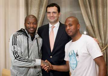 Η πλάκα του Σισέ στον Ντομί και η… πληρωμένη απάντηση που έλαβε